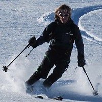 Klaus beim Tiefschneefahren